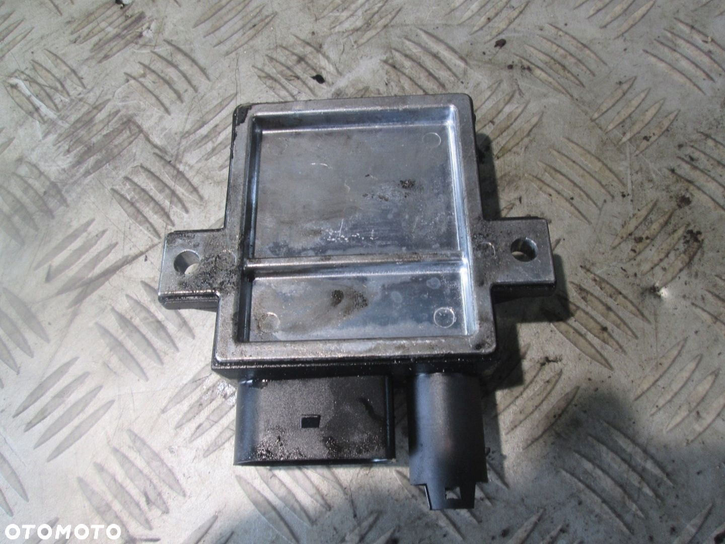 PRZEKAŹNIK STEROWNIK ŚWIEC ŻAROWYCH BMW E61 3.0 D M57 HUCO 132197 - 2