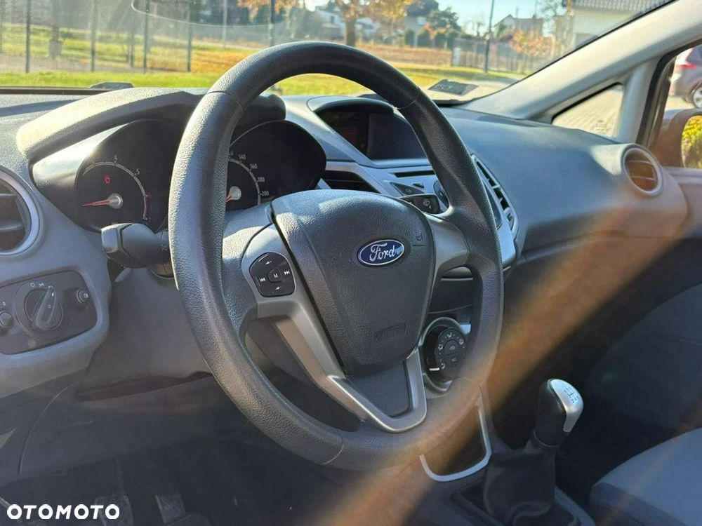 Ford Fiesta 1.25 Ambiente EU5 - 18