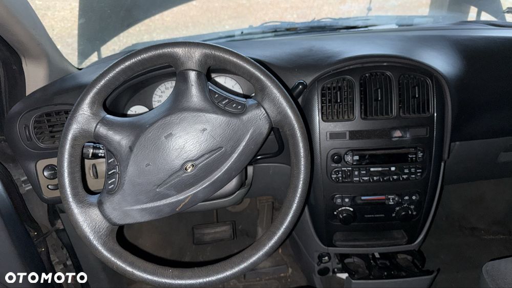 Chrysler Caravan - 8