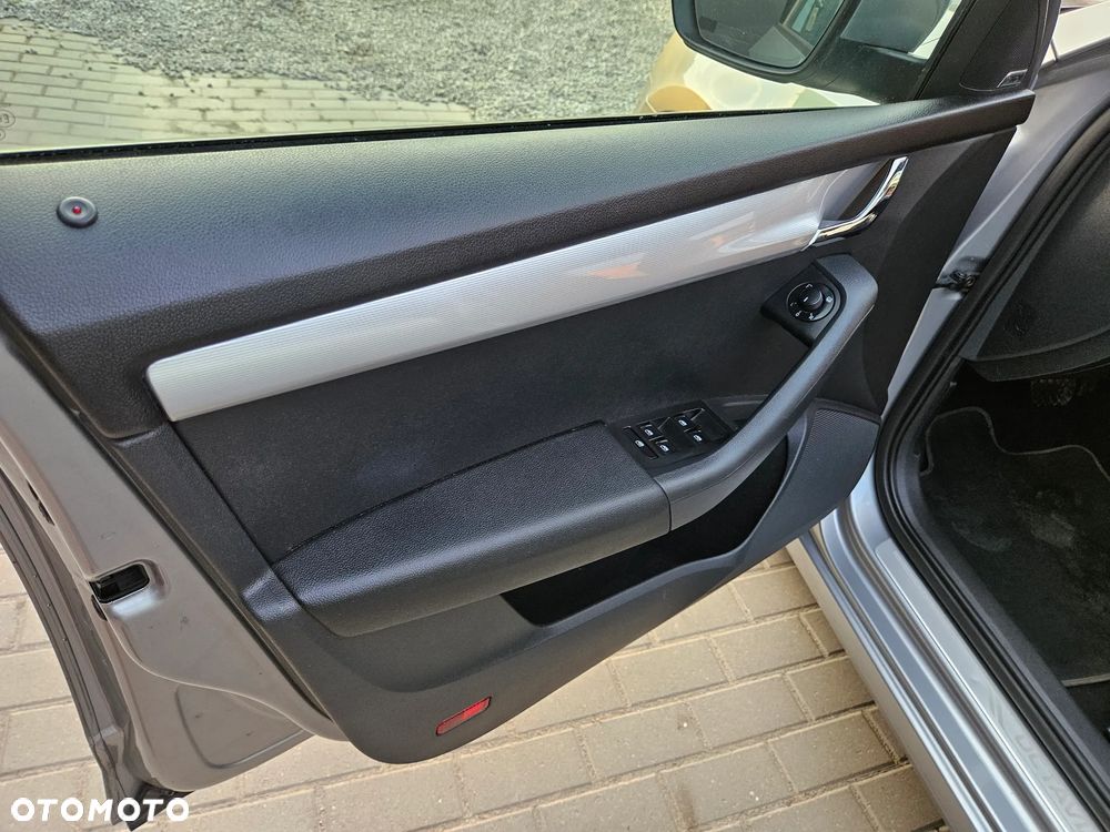 Skoda Octavia 1.6 TDI Joy DSG - 20