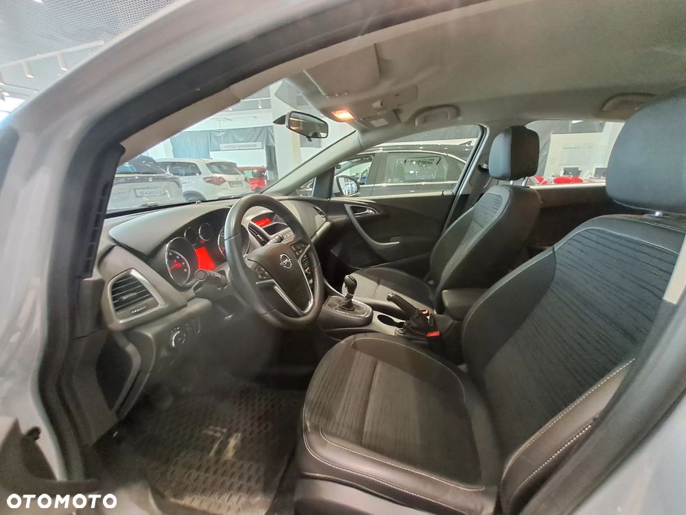 Opel Astra 1.6 Enjoy - 9