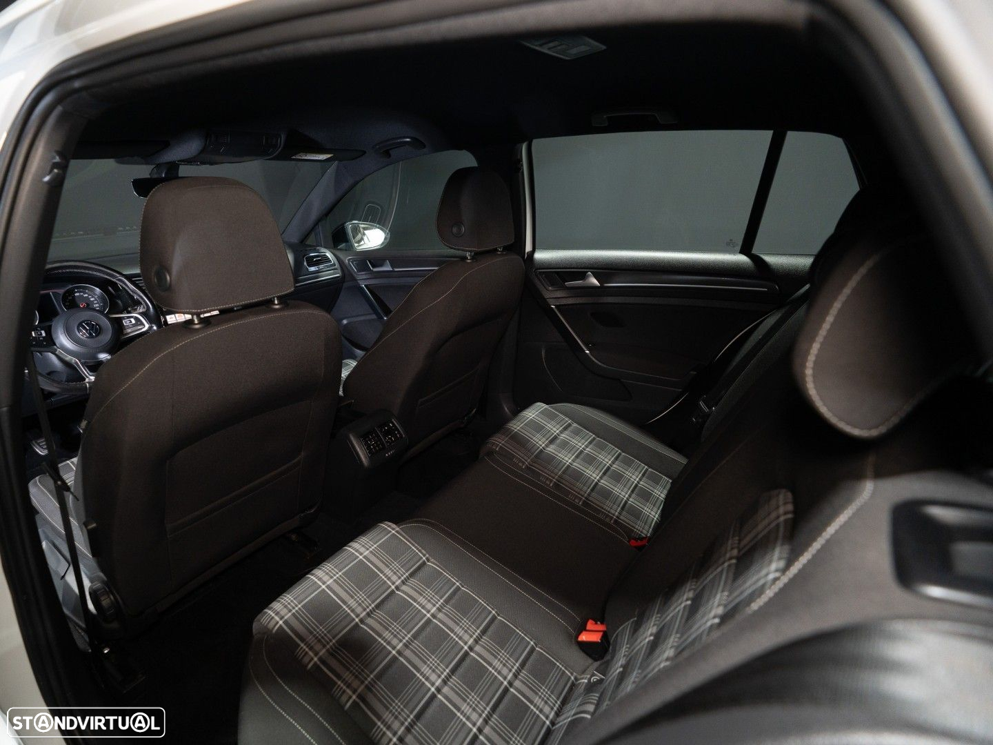 VW Golf 2.0 TDI GTD - 7