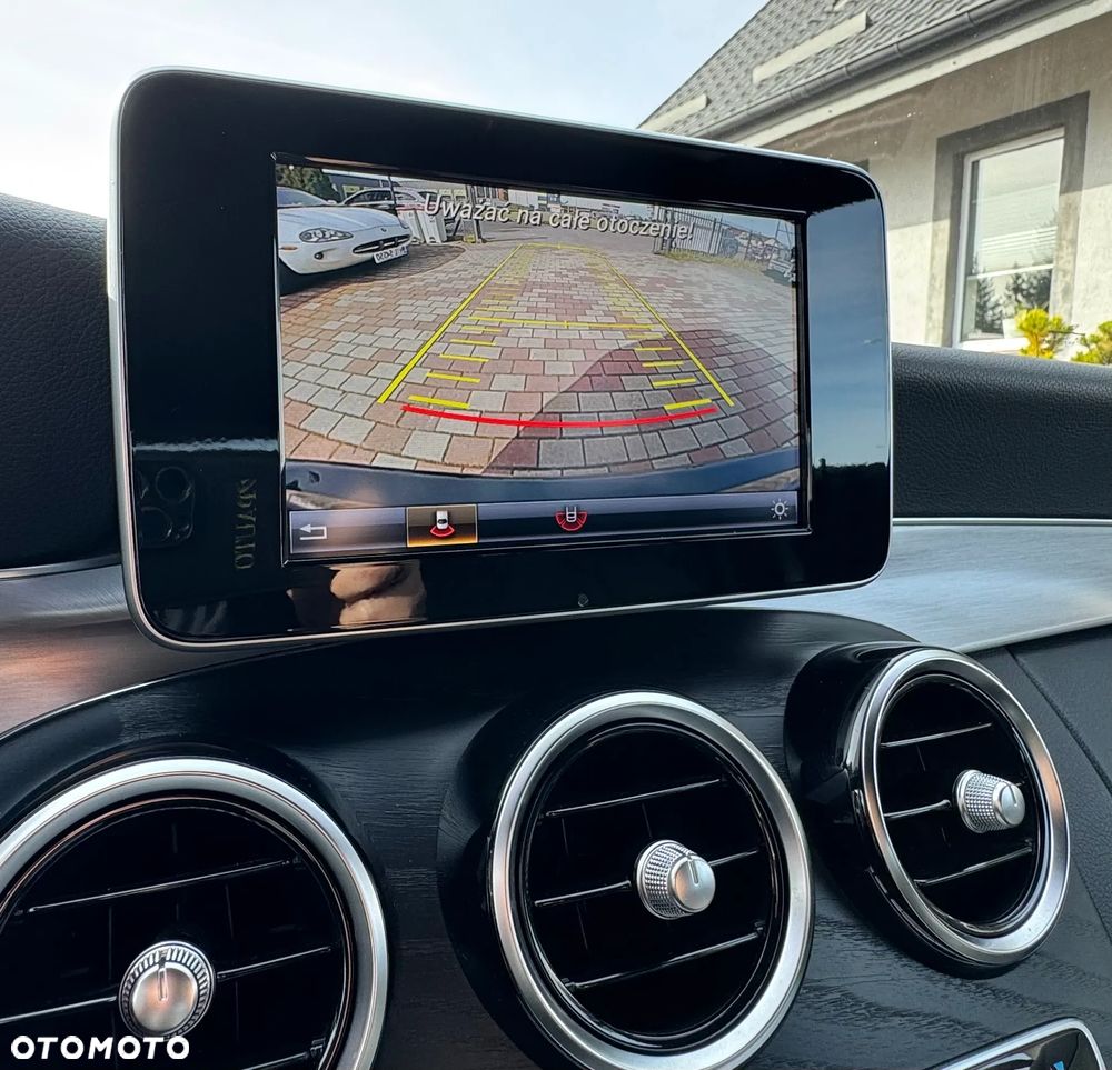 Mercedes-Benz Klasa C 220 d T 9G-TRONIC AMG Line - 24