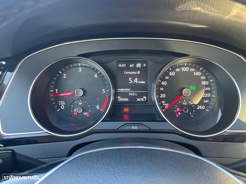 VW Passat Variant 2.0 TDi Confortline DSG - 10