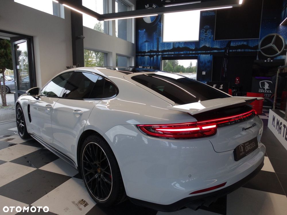 Porsche Panamera - 3