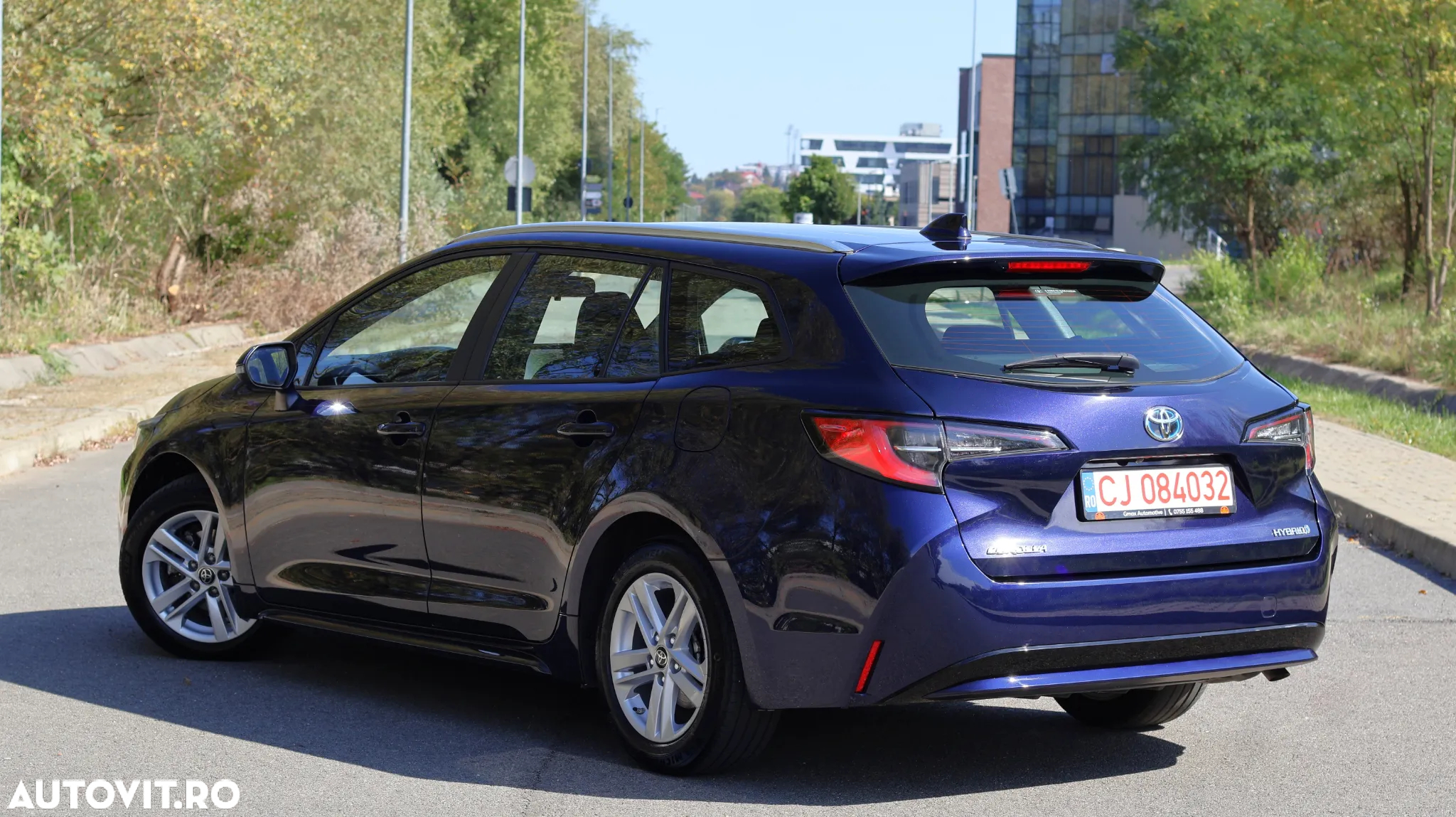 Toyota Corolla 1.8 Hybrid Touring Sports Business Edition - 3