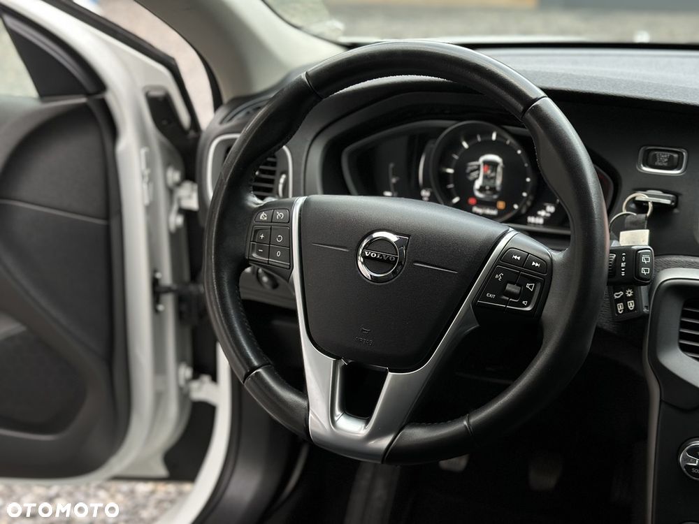 Volvo V40 D2 Momentum - 28