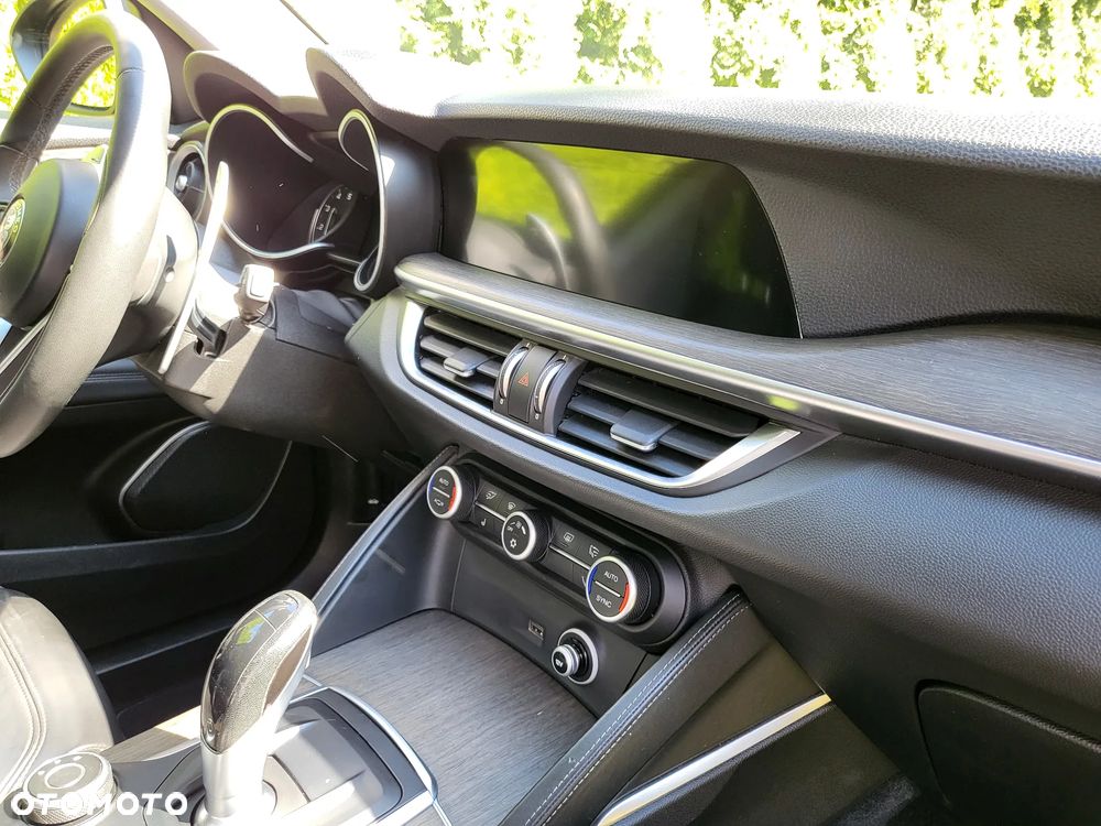 Alfa Romeo Stelvio 2.0 Turbo 16V AT8-Q4 First Edition - 19
