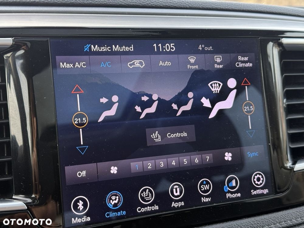 Chrysler Pacifica - 28