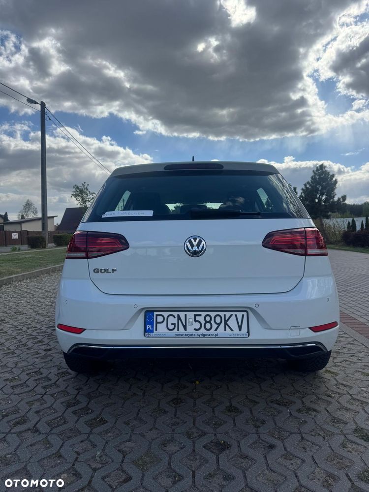 Volkswagen Golf - 2