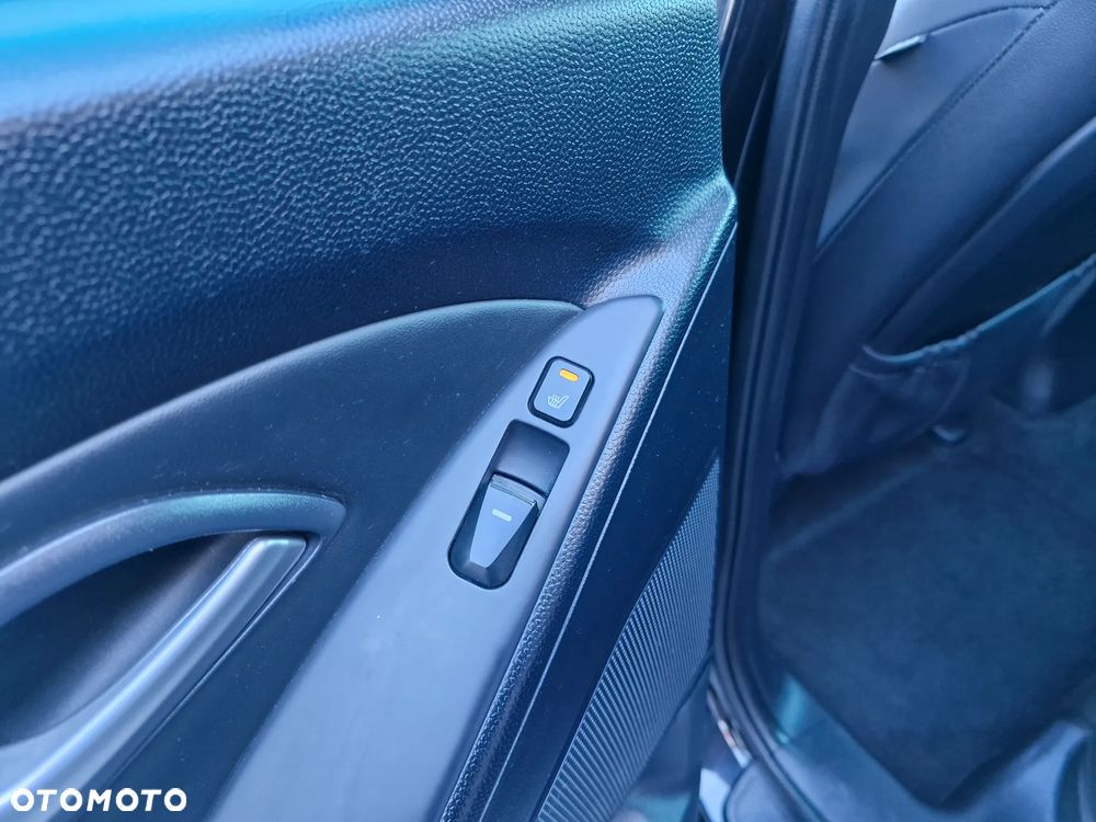 Hyundai ix35 1.7 CRDi 2WD Fifa World Cup Edition - 18