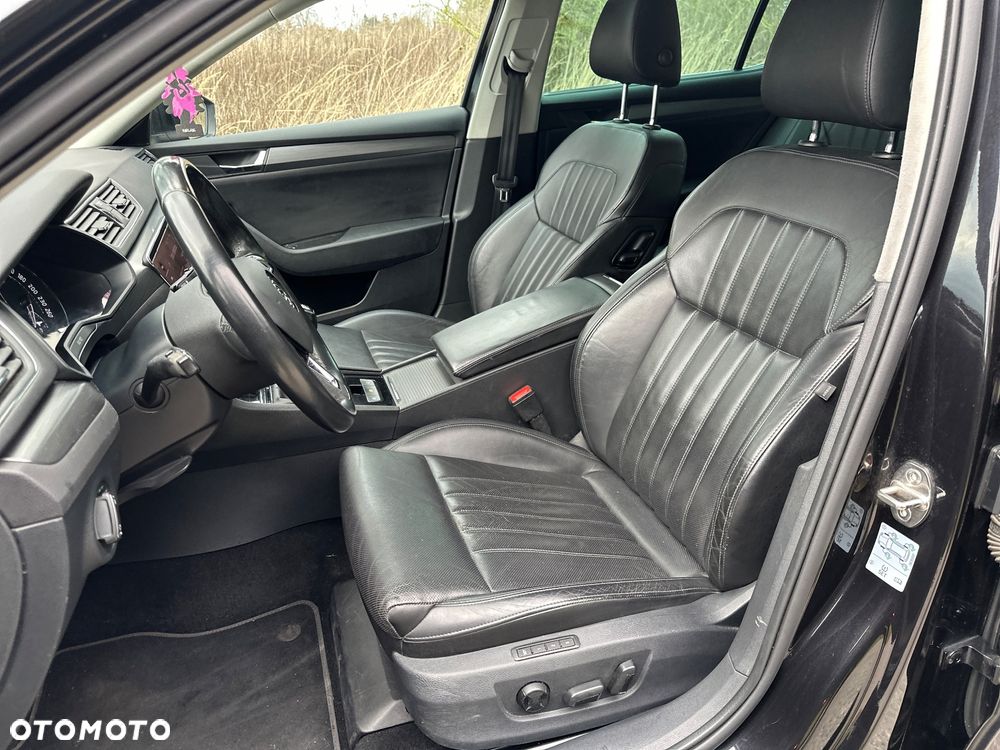 Skoda Superb 2.0 TDI Premium Edition - 19