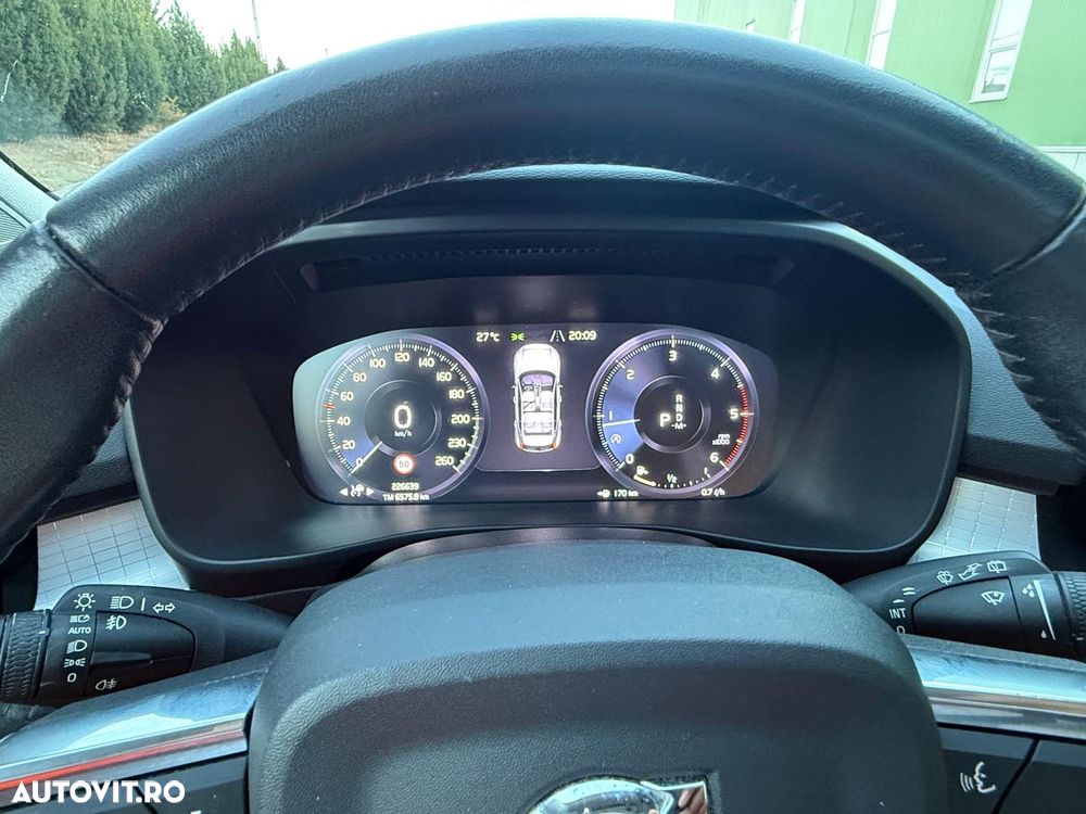 Volvo XC 40 D4 AWD Geartronic Momentum Pro - 13