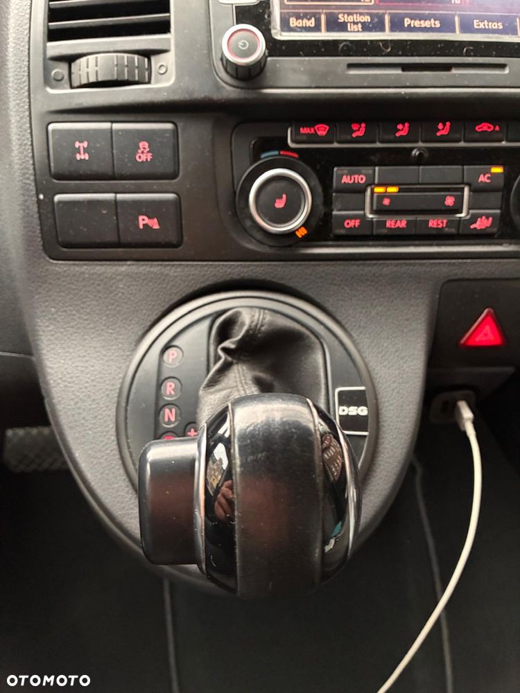 Volkswagen Caravelle - 15