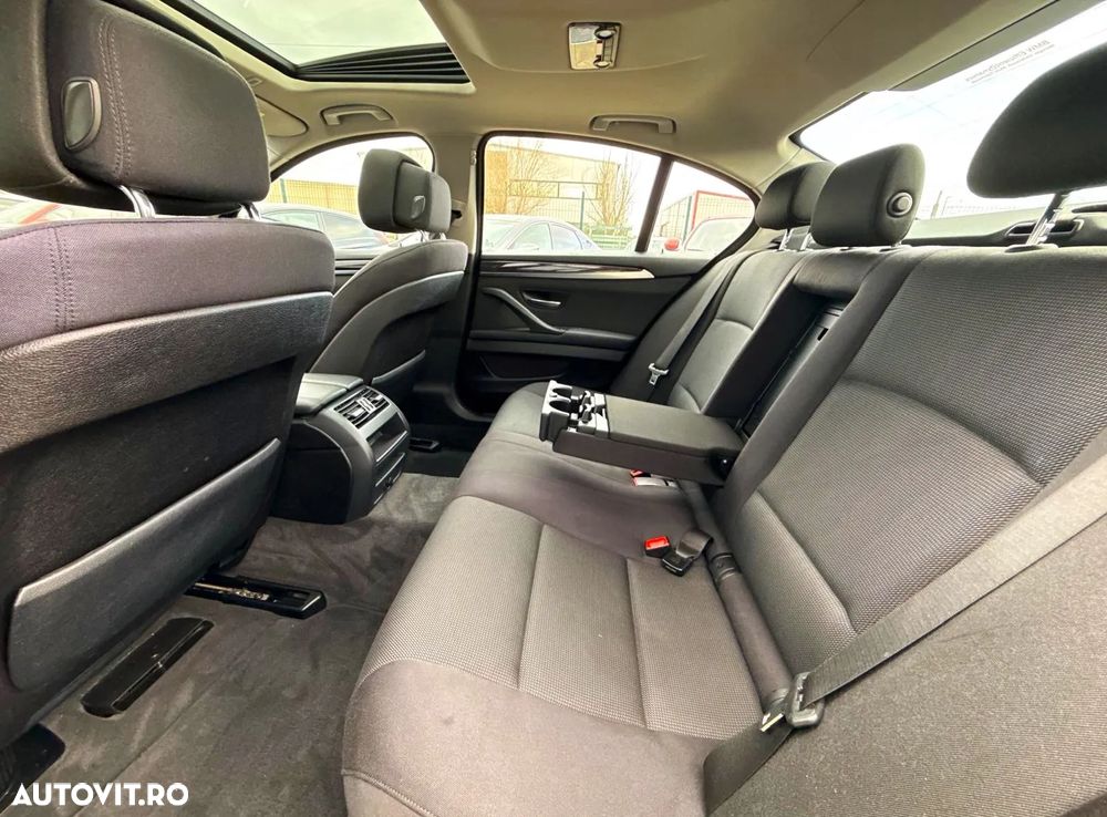 BMW Seria 5 520d Aut. - 24