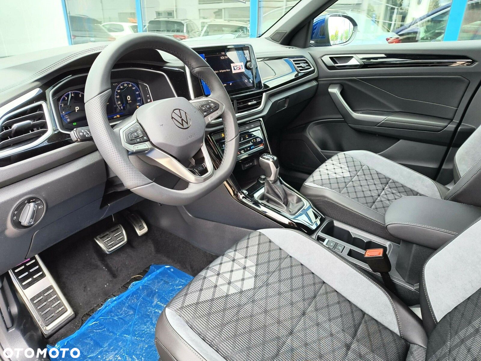 Volkswagen T-Roc 1.5 TSI R-Line Plus DSG - 13