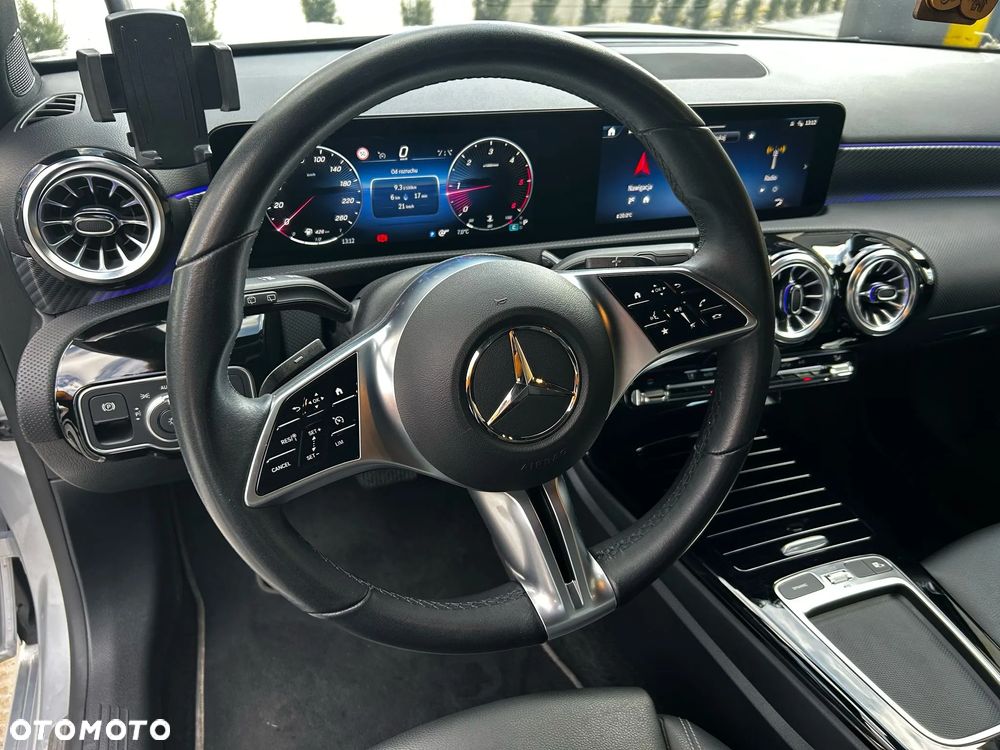Mercedes-Benz Klasa A 200 d Progressive 8G-DCT - 16