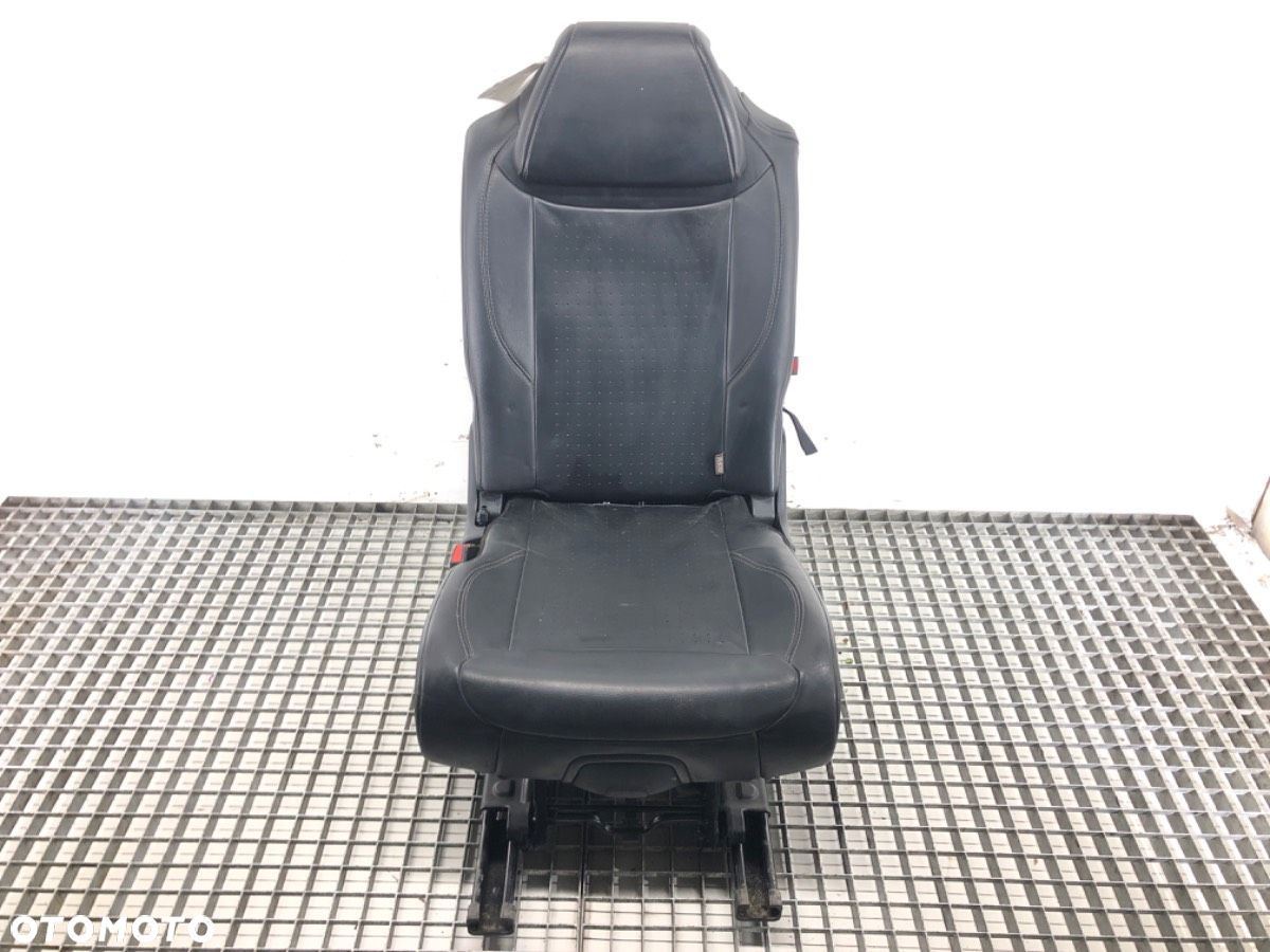 FOTEL TYLNY - 130.00 PLN - CITROEN C4 GRAND PICASSO I (UA_) 2006 - 2013 2.0 i 16V 103 kW [140 KM] - 1