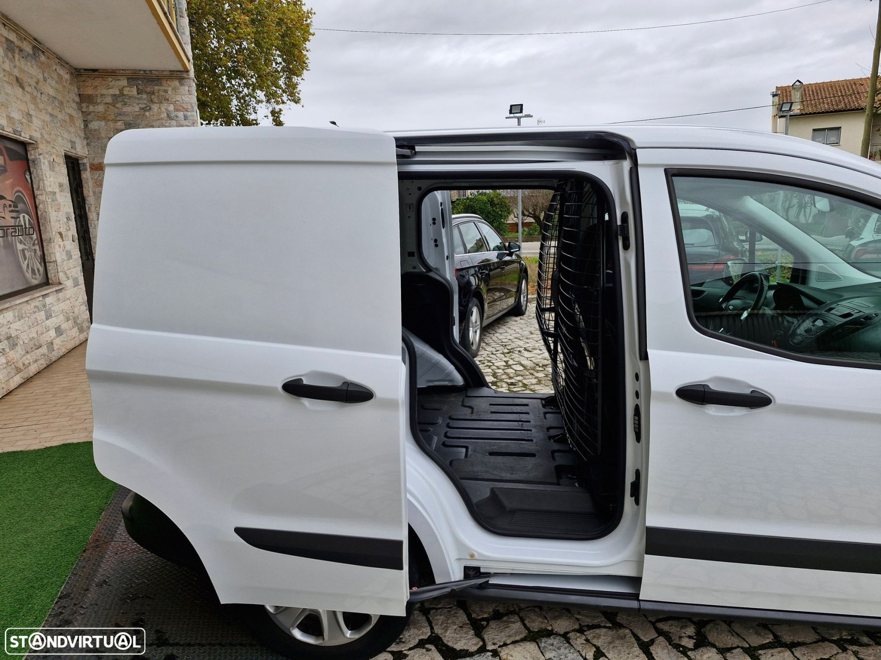 Ford Transit Courier 1.5 TDCi Ambiente - 29