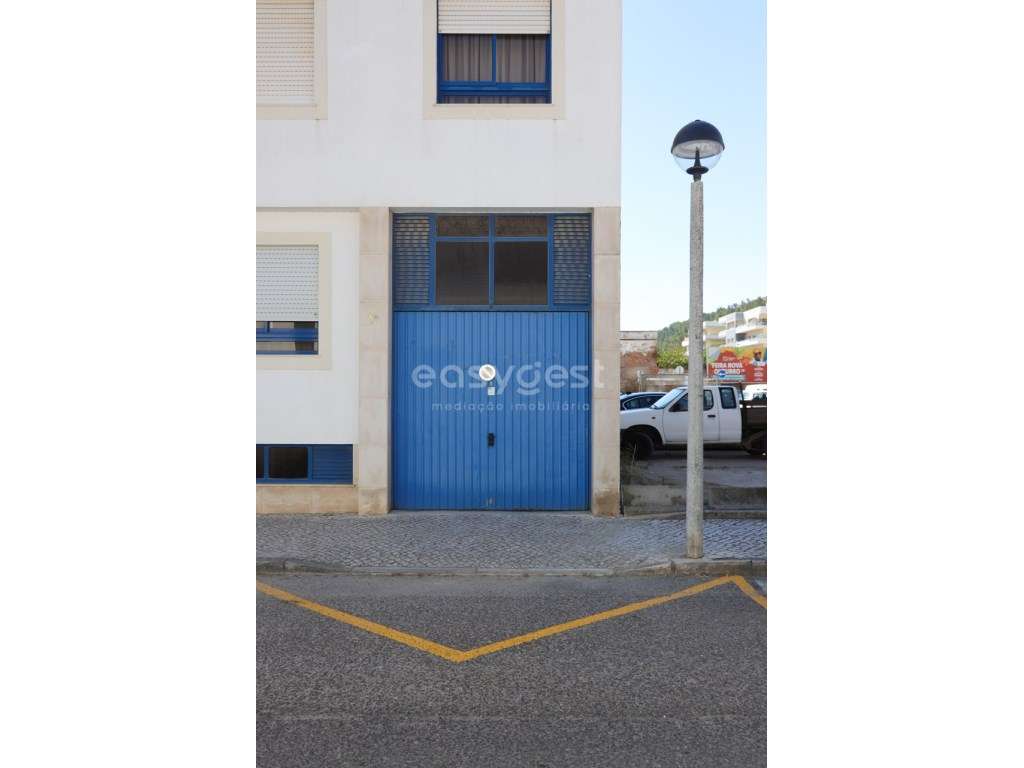 Garagem Box junto ao rio Sado e à Avenida Luísa Todi em Setúbal - Grande imagem: 4/19