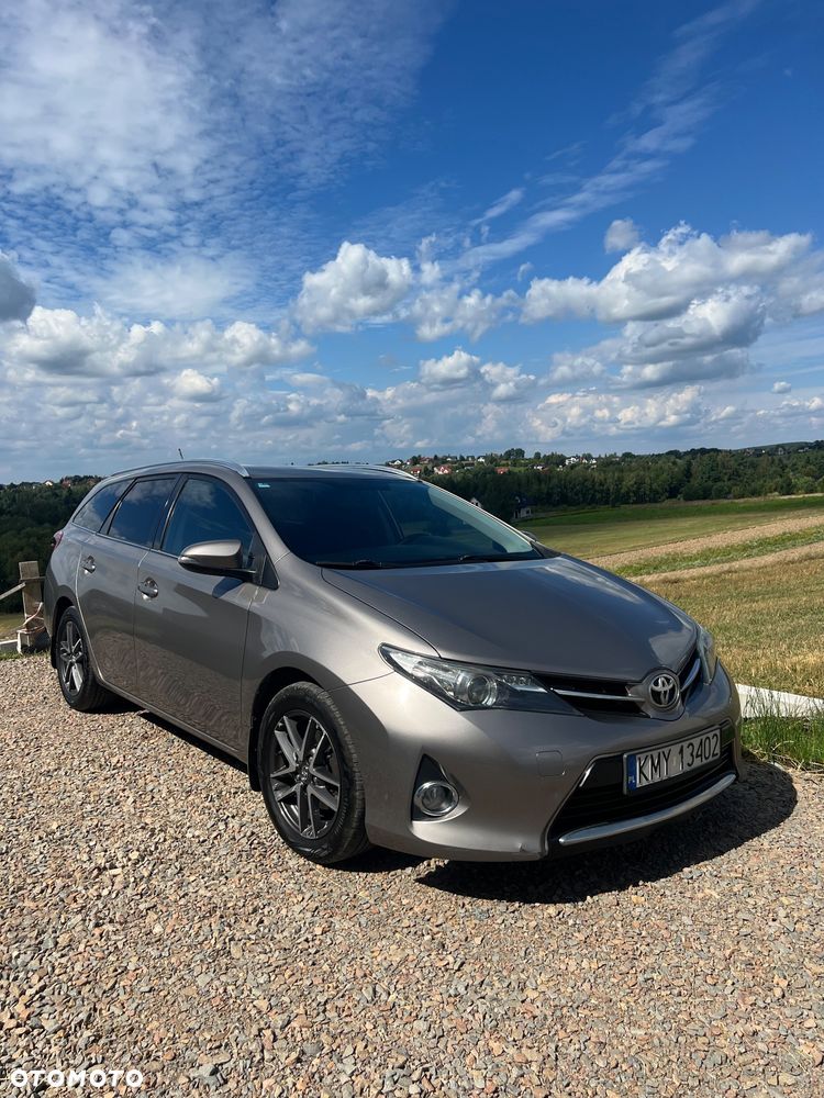 Toyota Auris - 1