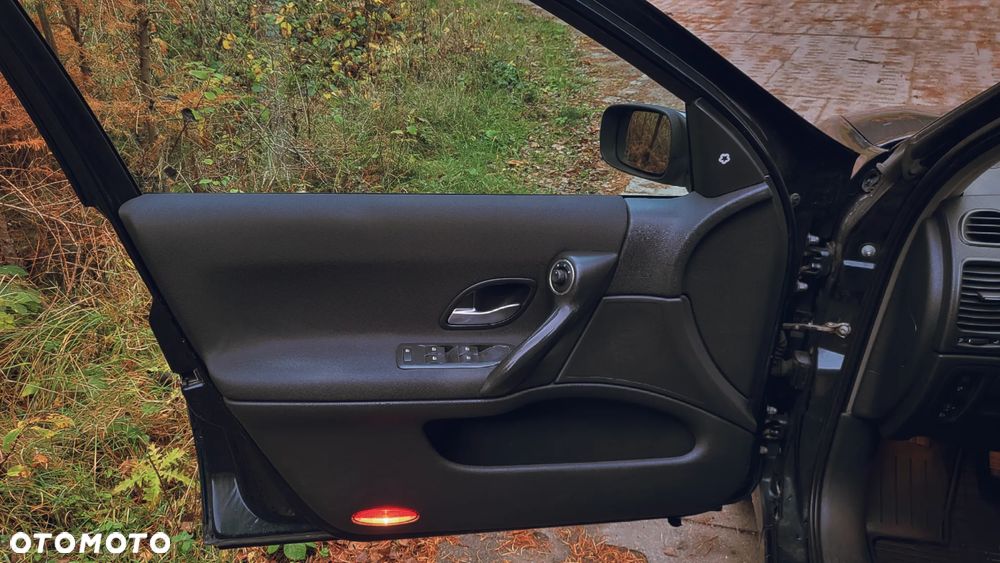 Renault Laguna Grandtour 2.0 Expression - 32