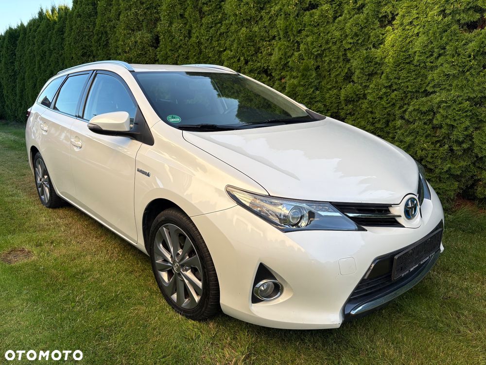 Toyota Auris 1.8 HSD Luna - 2