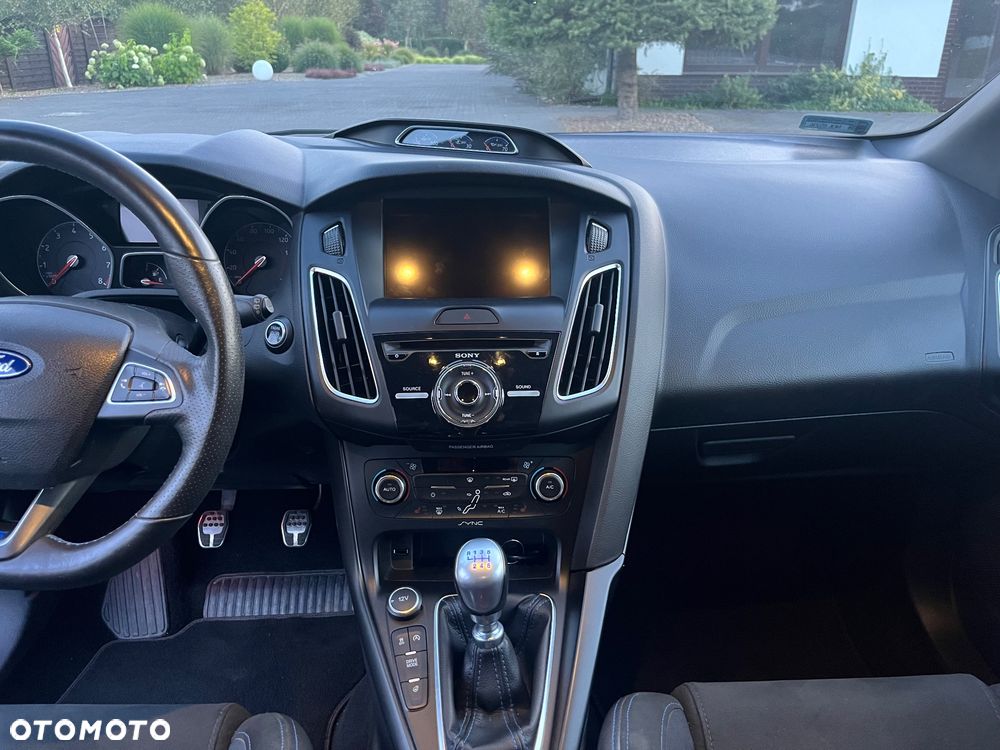 Ford Focus 2.3 EcoBoost RS - 13
