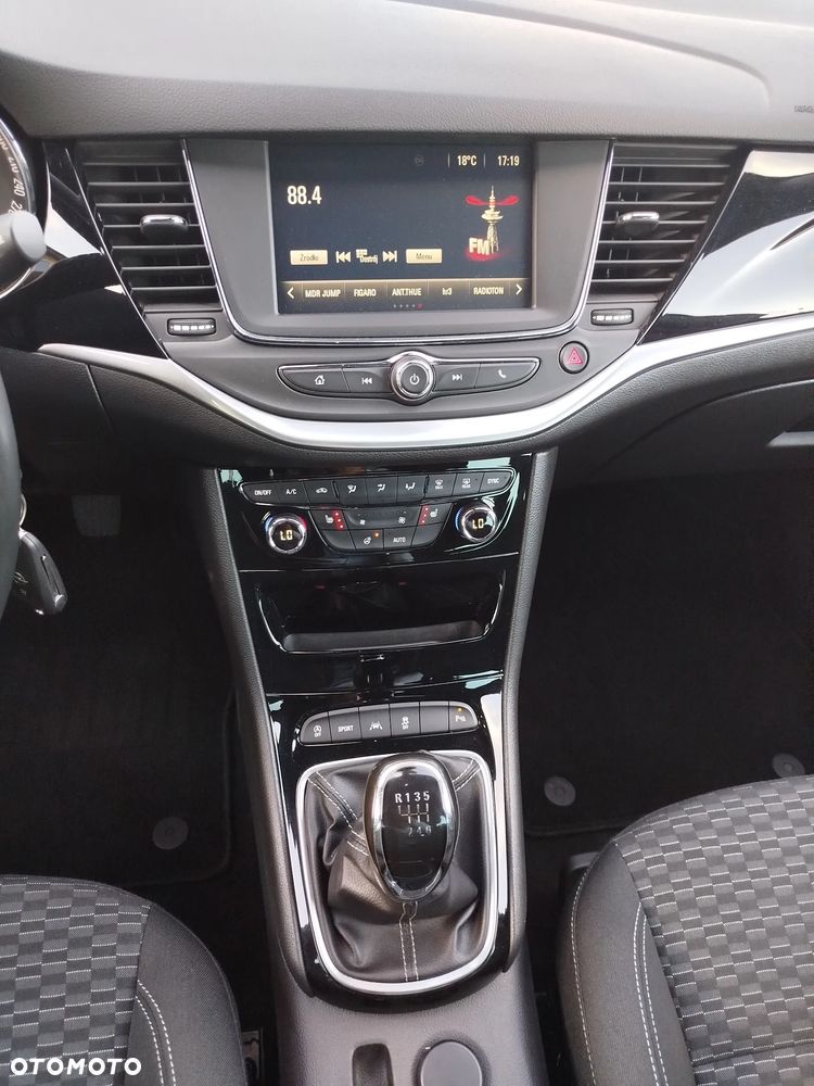 Opel Astra 1.4 Turbo Start/Stop Dynamic - 17