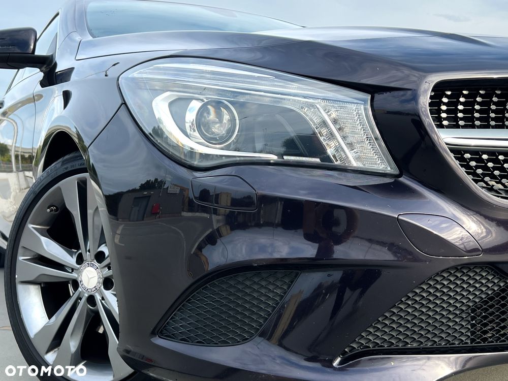 Mercedes-Benz CLA 180 AMG Line - 12