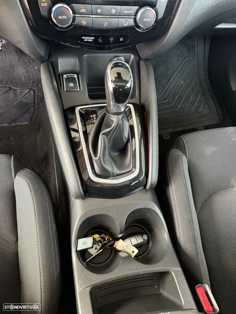 Nissan Qashqai 1.2 DIG-T N-Connecta 18 Xtronic - 27
