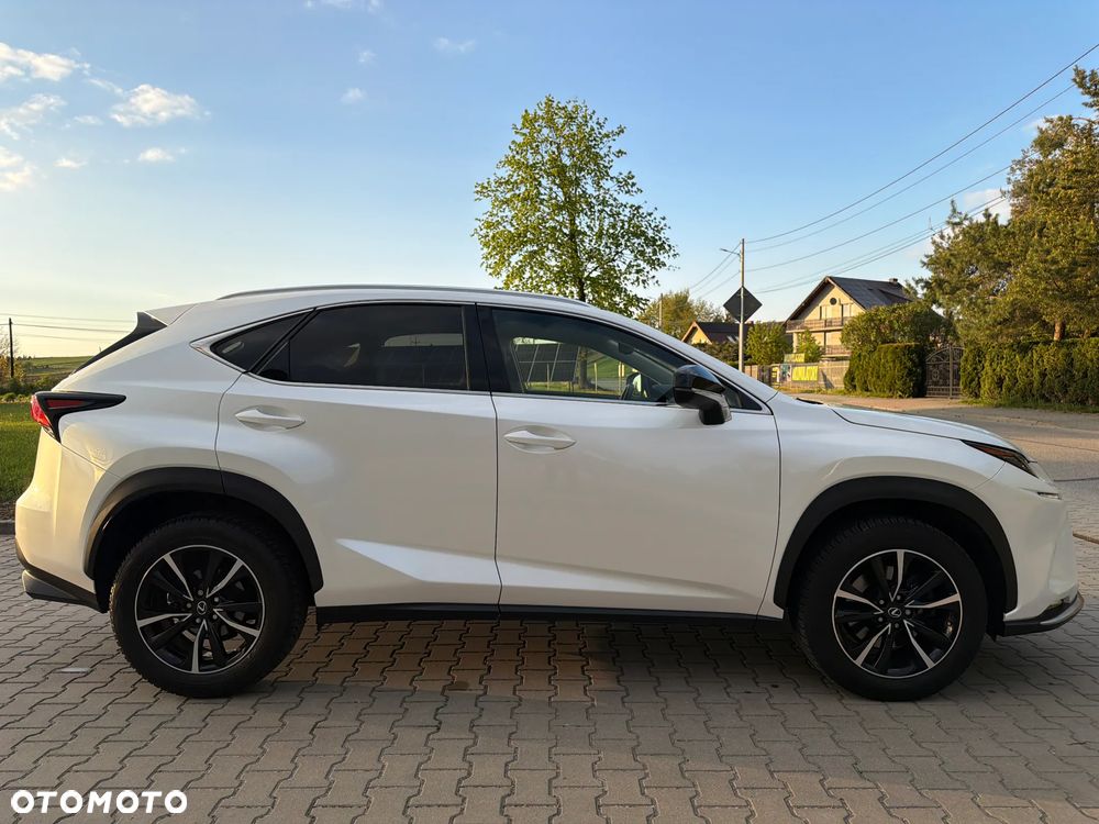 Lexus NX 300 F Impression AWD - 4