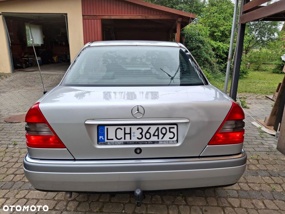 Mercedes-Benz Klasa C 200 D Elegance - 4