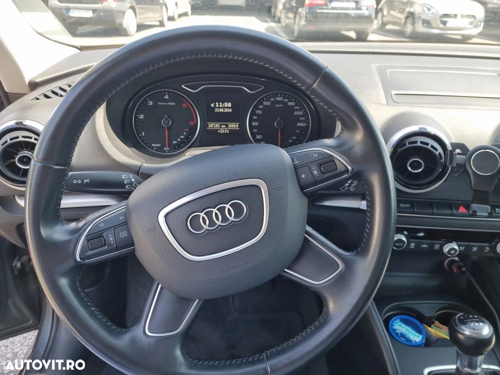 Audi A3 Sportback 1.6 TDI (clean diesel) Ambiente - 2