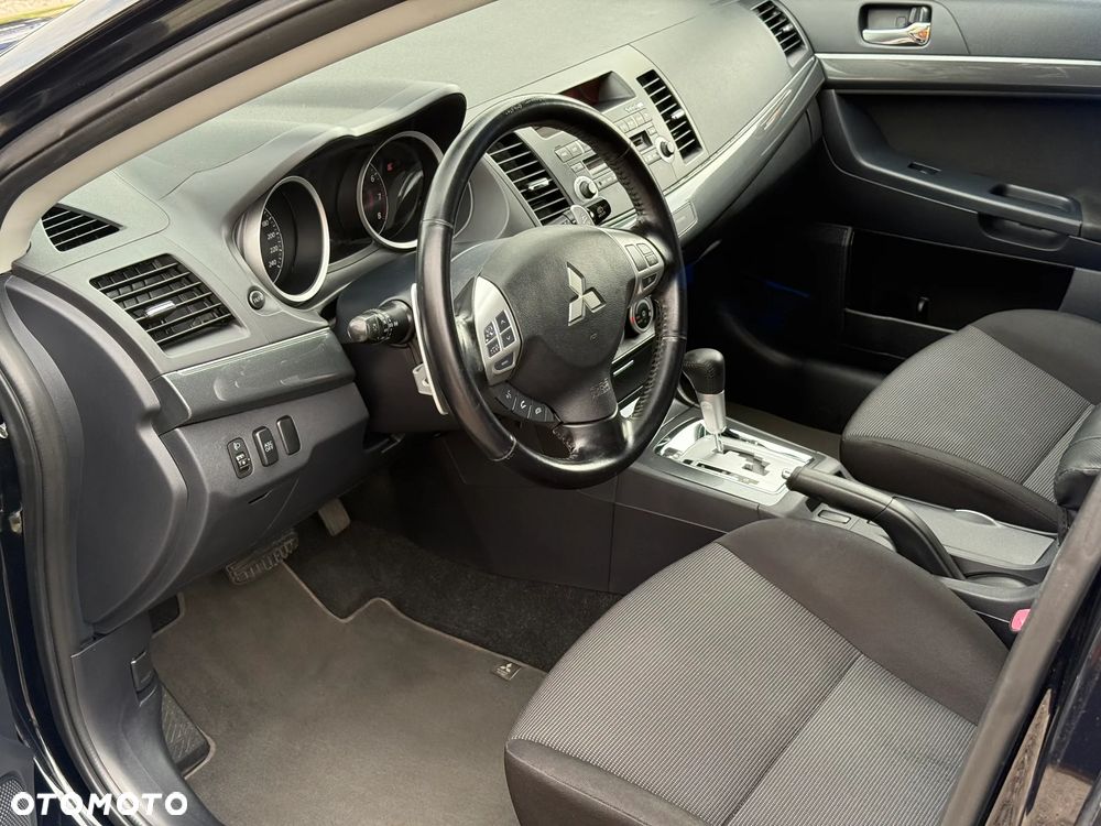 Mitsubishi Lancer - 11