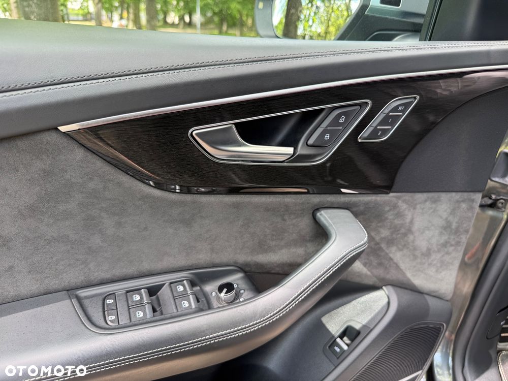 Audi SQ8 - 21