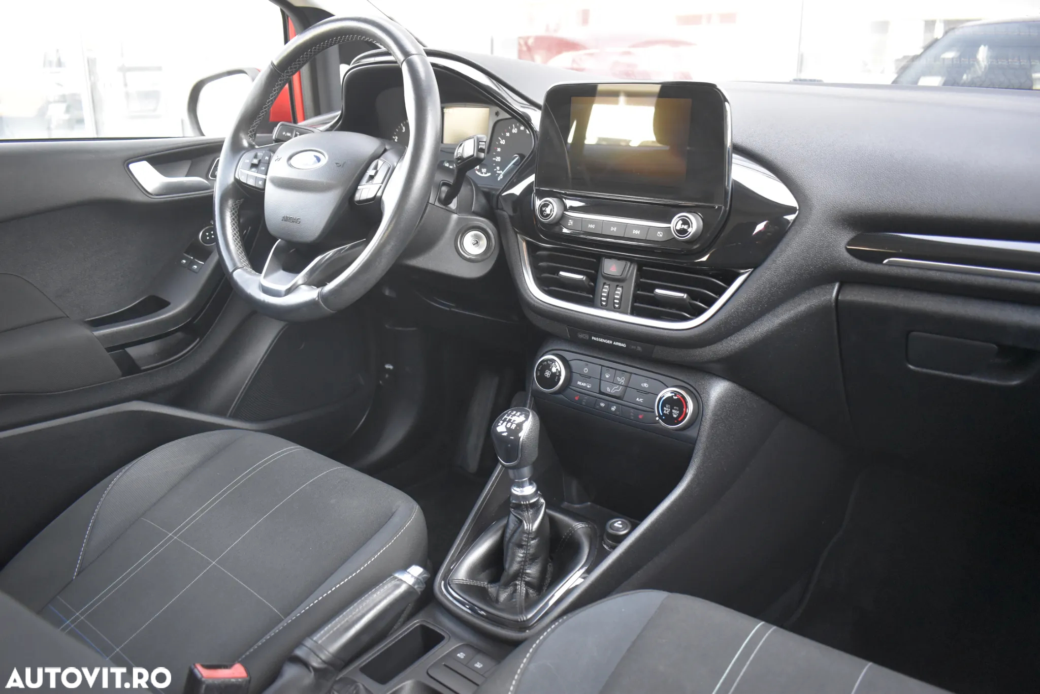 Ford Fiesta 1.0 EcoBoost Trend - 27
