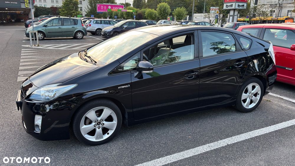 Toyota Prius 1.8 HSD Premium - 8