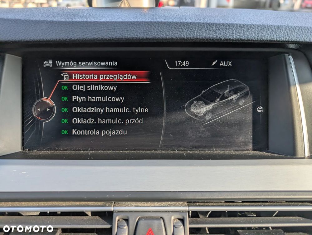 BMW Seria 5 528i xDrive Luxury Line - 9