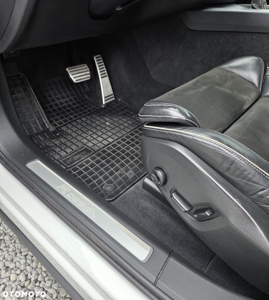 Volvo XC 60 D4 AWD Geartronic RDesign - 36