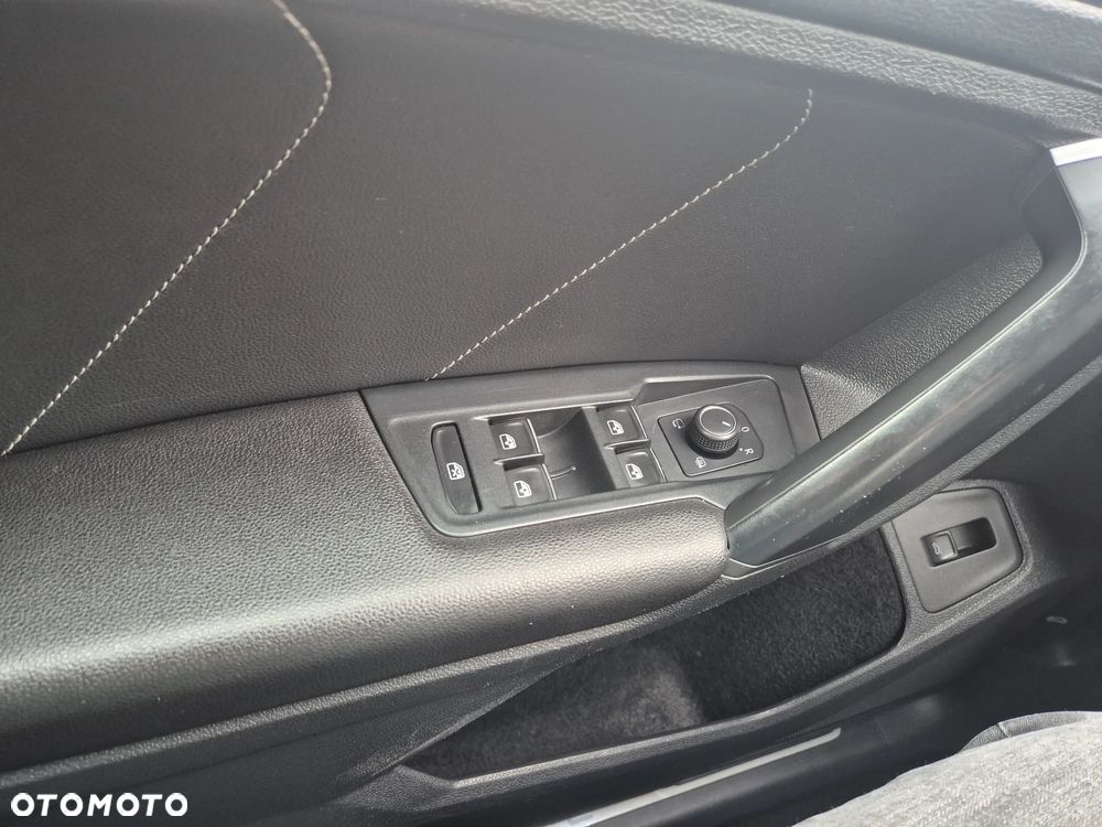 Volkswagen Tiguan 2.0 TDI SCR DSG R-Line - 16