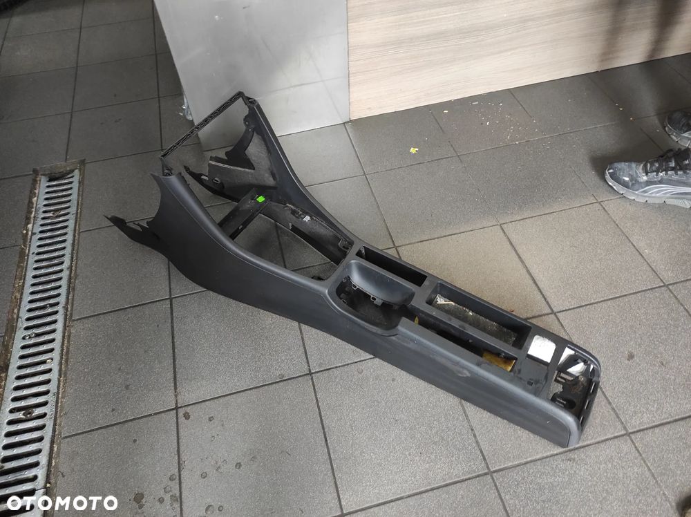 PODŁOKIETNIK TUNEL CLIMATRONIC  KOSZT RADIO AUDI A4 B6 B7 2 DIN WYSYŁKA !!! - 1