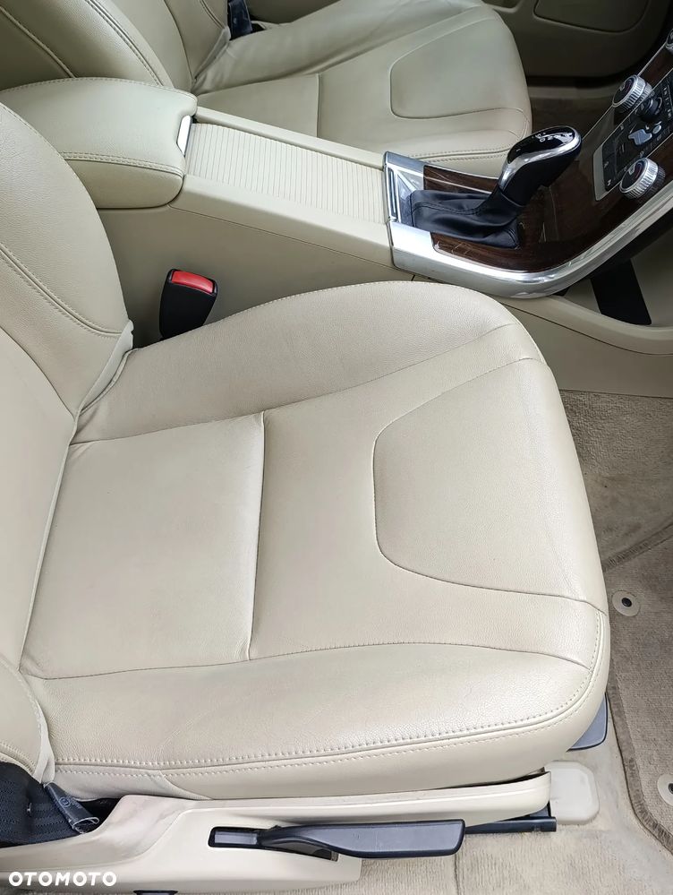 Volvo XC 60 D4 Drive-E Momentum - 16