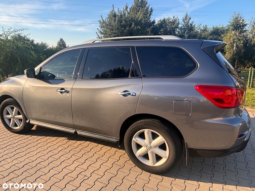 Nissan Pathfinder - 13