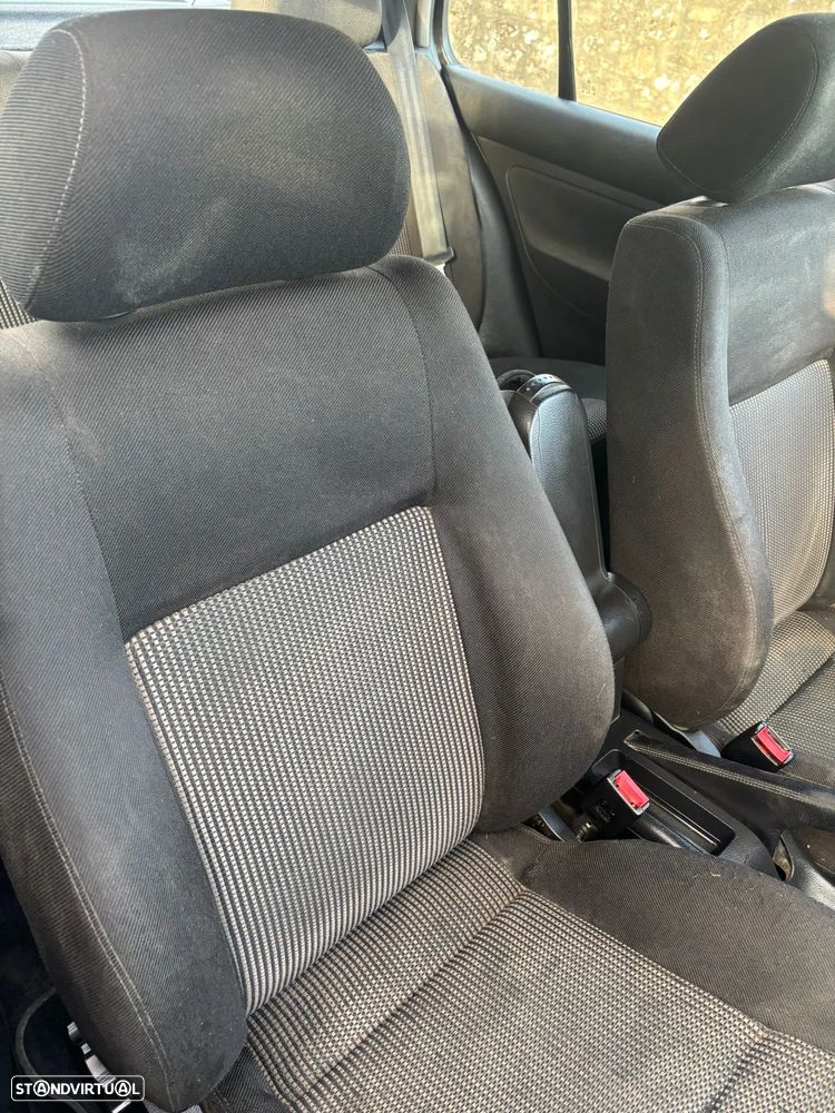 VW Golf 1.9 TDi Highline - 9