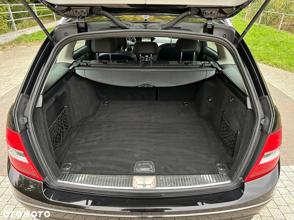 Mercedes-Benz Klasa C 180 T 7G-TRONIC Avantgarde Edition - 21