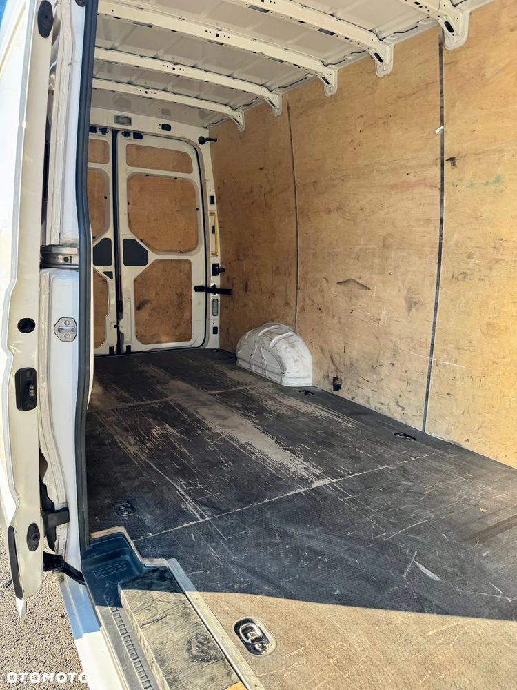 Volkswagen Crafter - 10