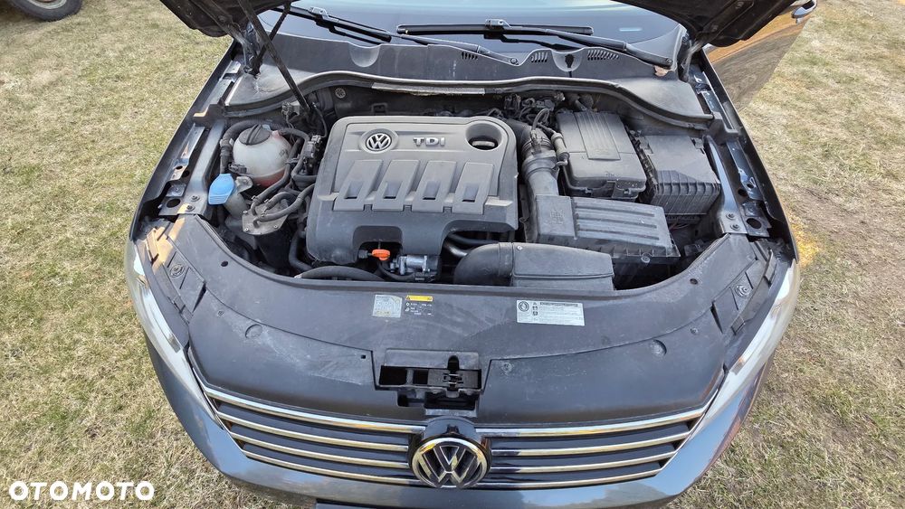 Volkswagen Passat 2.0 TDI Highline - 6