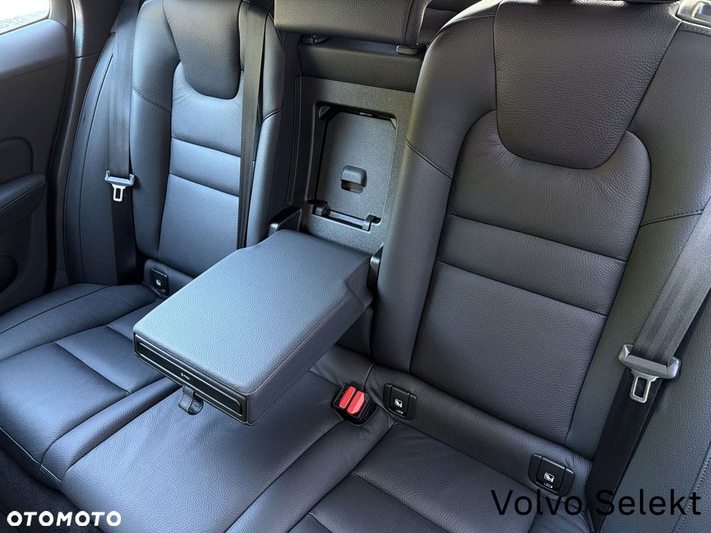 Volvo V60 Cross Country - 11