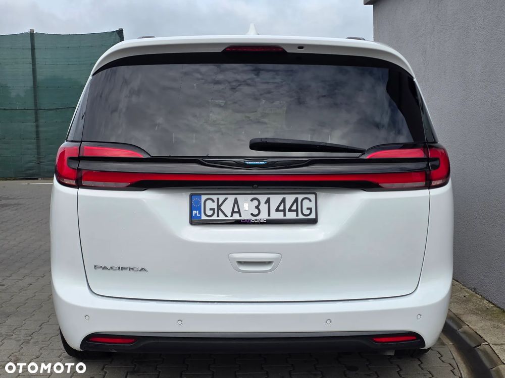 Chrysler Pacifica - 6